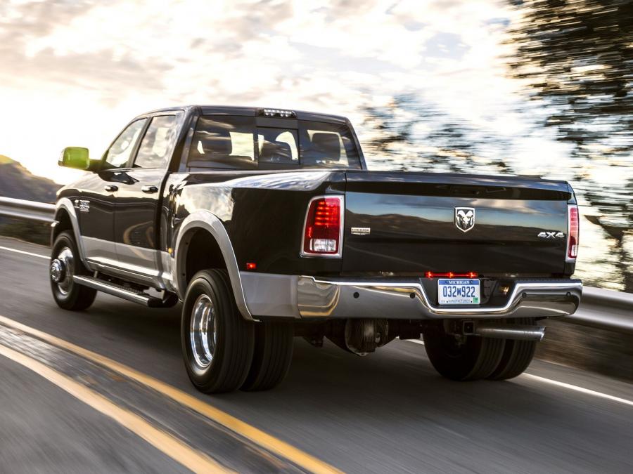  Dodge Ram 3500 Laramie Crew Cab 2012 года  (фото 7 из 9)